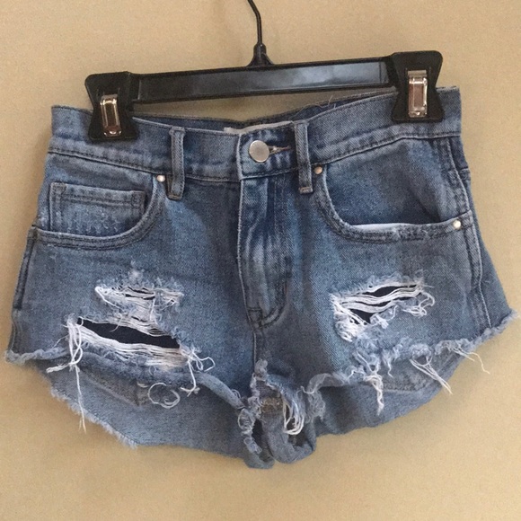 Bullhead Pants - Bullhead distressed denim high rise short Bullhead Pants - Bullhead distressed denim high rise short